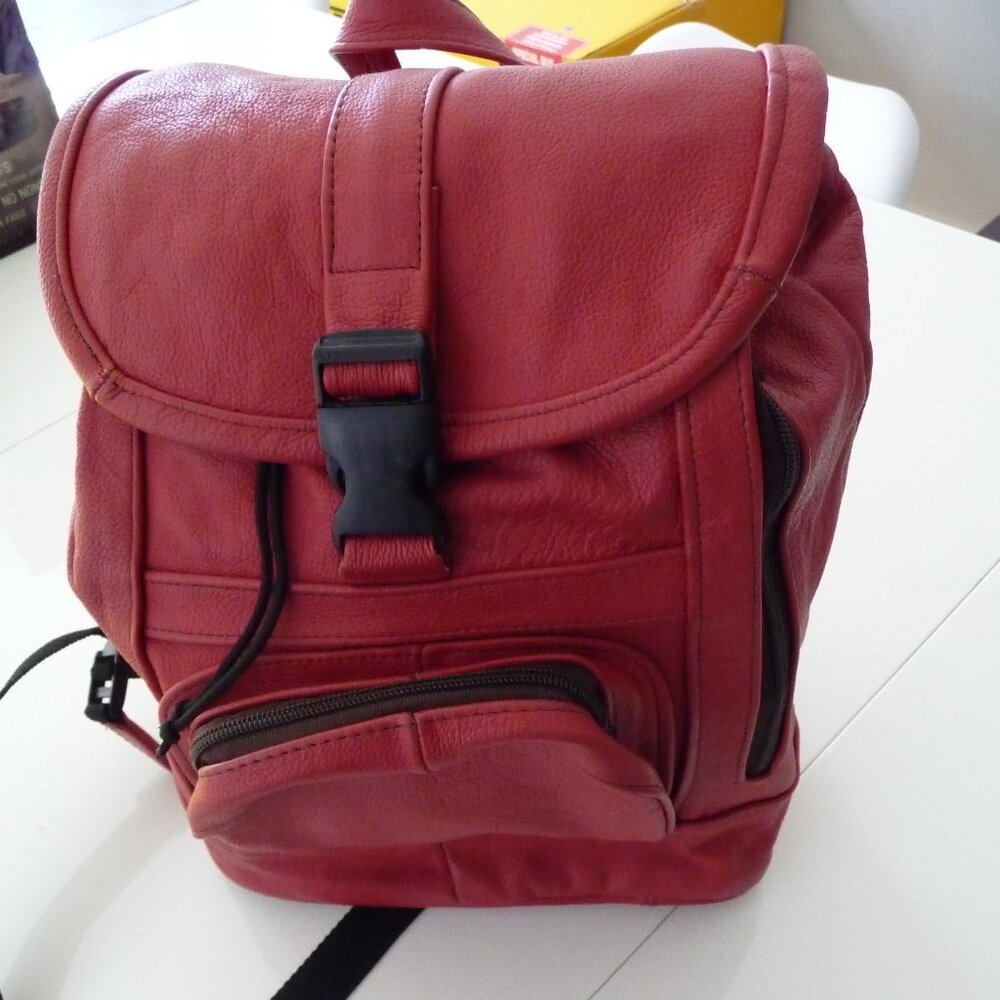 GENUINE RED LEATHER  BACKPACK TWO OUTSIDE POCKETS ONE INSIDE MEXICO NEW NO TAGS